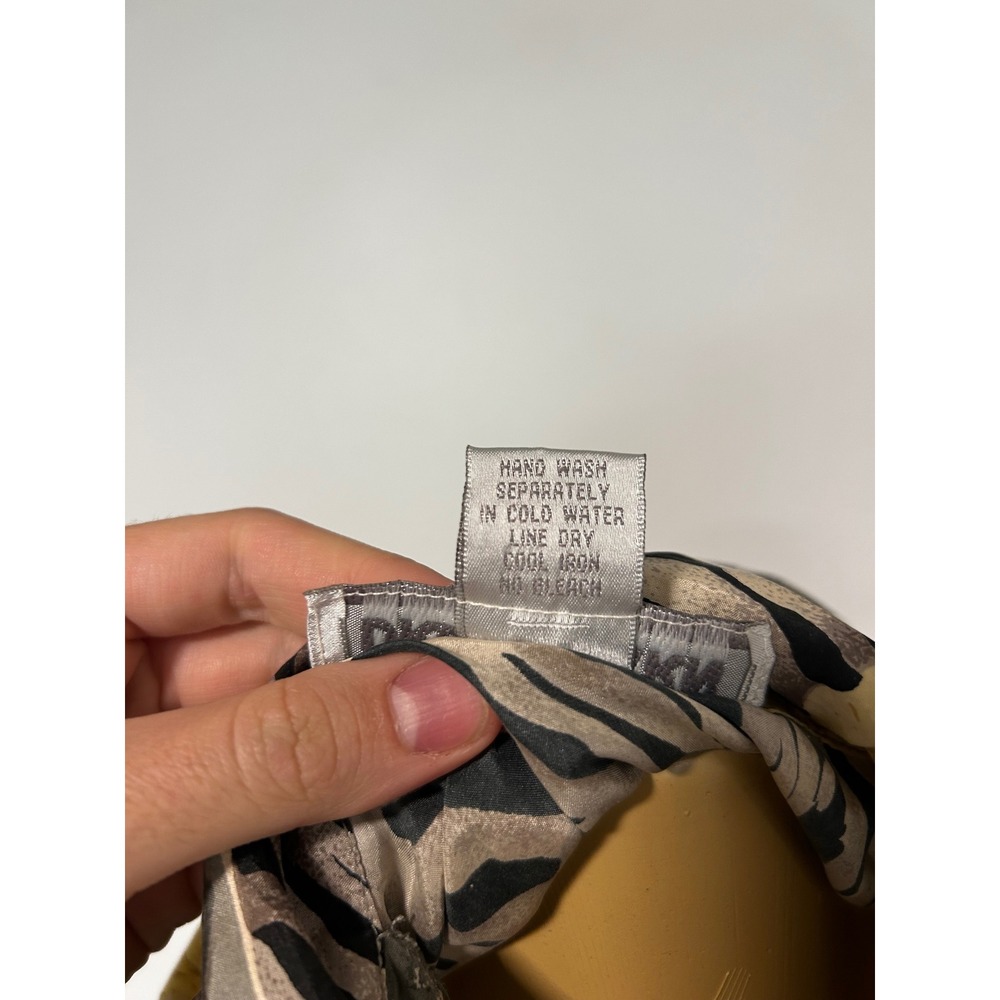 Dress Barn Vintage 100% Silk Zebra Floral Print Button Down Blouse Grey Yellow M - Picture 6 of 6